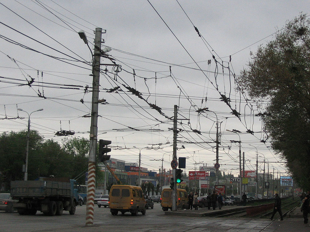 В Волгограде торжественно открыли отремонтированный путепровод на площади Возрождения
