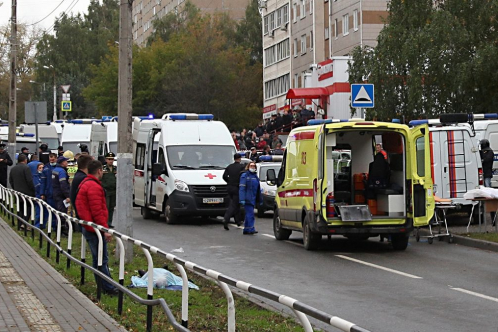При стрельбе в школе в Ижевске погибло 13 человек: волгоградский губернатор выразил соболезнования