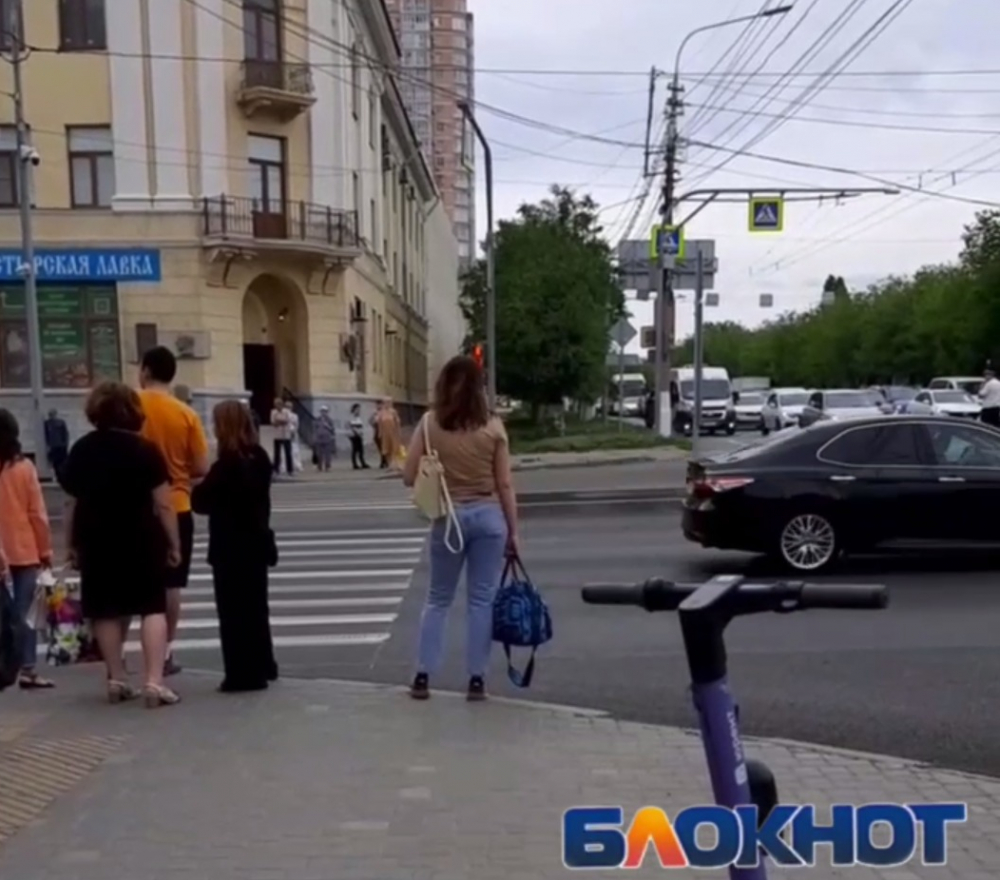 «Это Медведев?»: кортеж попал на видео в Волгограде