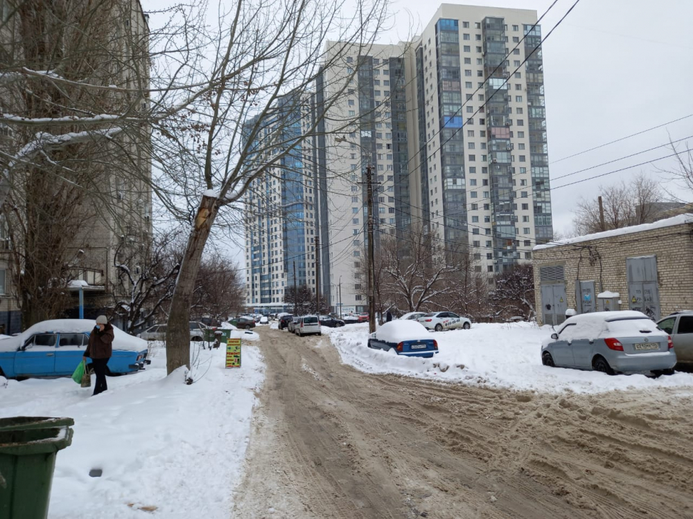 По просьбе СМИ в Волгограде расчистили от снега дорогу к дому мэра Владимира Марченко