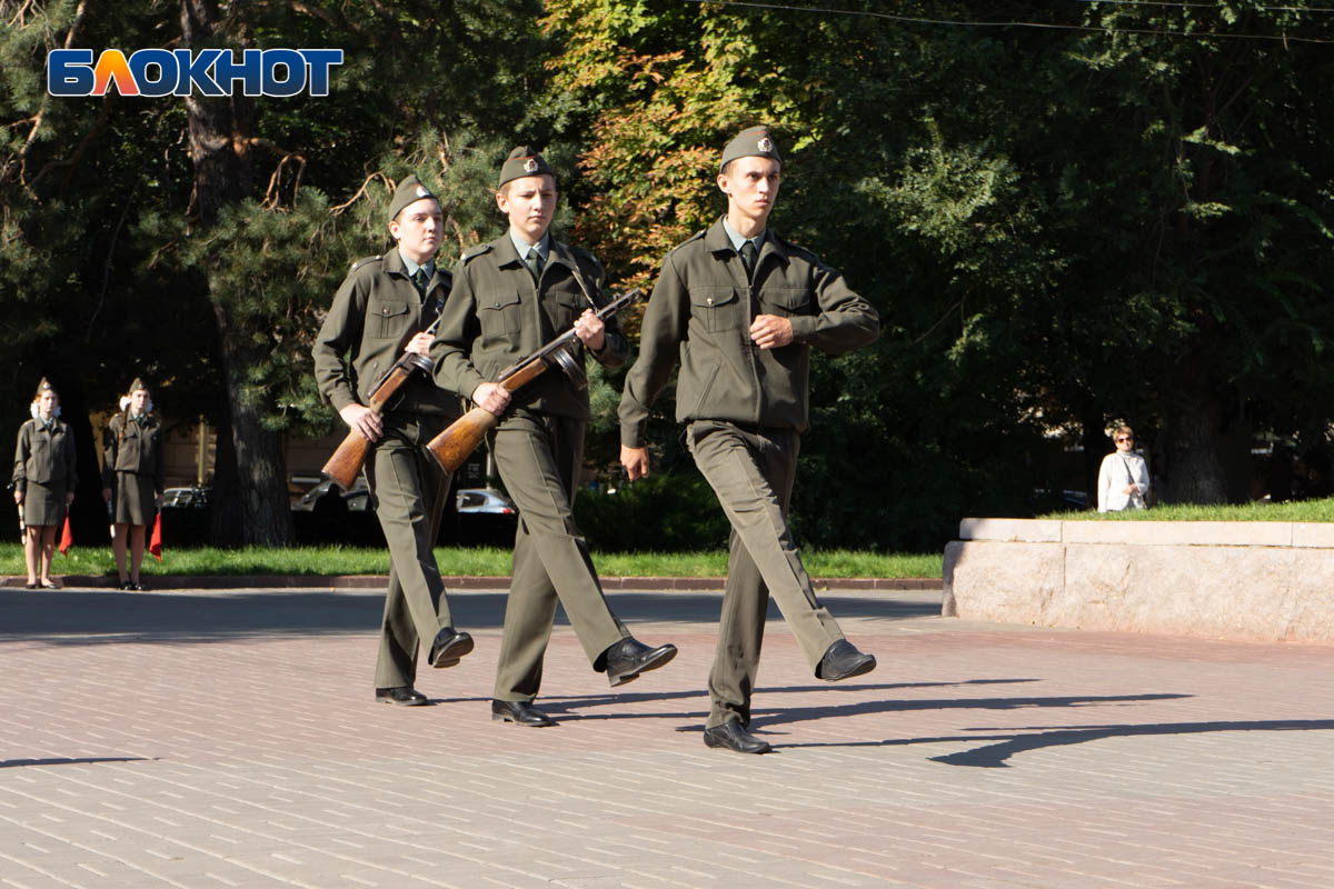 Пост номер 1 волгоград. Пост 1 Волгоград. Пост номер 1 Волгоград школа. Форма поста номер 1 Волгоград.