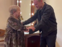 SHAMAN покраснел при знакомстве с Александрой Пахмутовой: видео из гримерки 