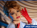 Выглядеть в 57 на 20 лет моложе удается волгоградке, завоевавшей корону на "Миссис Россия-2025"