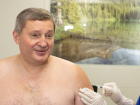 Волгоградский губернатор приехал в Красноармейский район за прививкой