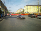 Остановившийся трамвай заблокировал Первую Продольную в Волгограде 