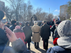 Митингующие собрались у военного памятника на севере Волгограда