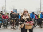Жители Волгограда решили отметить Старый Новый год на велосипедах