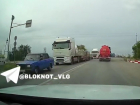 Москвича впечатлила забитая дорога фурами под Волгоградом