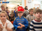 Обычные волгоградцы исполнили мечты 300 детей из детдомов и малообеспеченных семей