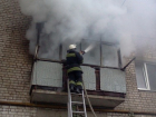 Жителей многоэтажного дома эвакуировали во время пожара под Волгоградом