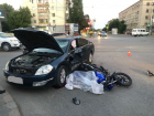 В Ворошиловском  районе Волгограда под колесами иномарки скончался 30-летний мотоциклист