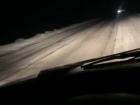 «Едешь со скоростью 60-70 км/ч»: нечищеную трассу в сторону Быково показал на видео автолюбитель