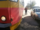 Иномарка протаранила трамвай в Дзержинском районе Волгограда