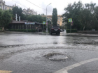 До уровня Музкомедии забило ливневую канализацию в Волгограде