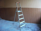 Волгоградские чиновники провели пять конкурсов на ремонт лестницы в здании облфина