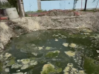 Пугающий водопад появился на брошенном посреди дороги котловане в Волгограде 