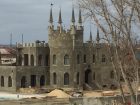 Волгоградский активист потребовал проверить законность строительства замка на ГЭС