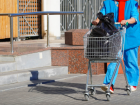 В Волгоградской области устраивают «облавы» на покупателей продуктов и банковских клиентов без масок