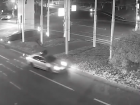 Иномарка на скорости сбила волгоградца на "зебре": шок-видео