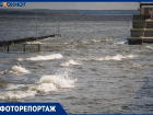 Волгу начало штормить во время арктического циклона в Волгограде: тонут люди и яхты