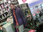 В Волгоградской области попал на видео любитель не платить за покупки в ювелирном магазине