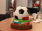 Три дня в Волгограде пекли съедобный футбольный мяч