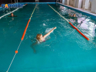 Жаркий заплыв в бассейне устроили участницы «Мисс Блокнот Волгоград-2020»