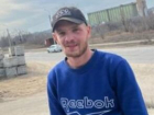 Очень низкий и худой: под Волгоградом пропал 21-летний парень в голубом свитере 