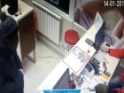 «Айфонного» разбойника с пистолетом разыскивают в Волгограде 