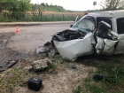 Водитель минивэна Citroen погиб в лобовом столкновении с грузовиком на севере Волгограда