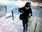 Воровку с мимозами ищут по фото в Волгограде