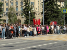 Транспорт битком: тысячи волгоградцев после Парада Победы отправились на Мамаев курган 