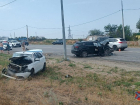 Три машины размотало в щепки на Третьей Продольной в Волгограде