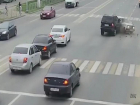 «Семерка» протаранила Mercedes в Волгограде: авария попала на видео