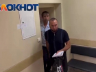 "Вину признаете?": как депутата Анненко выводили из суда в автозак до СИЗО 