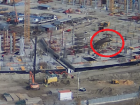 На стройплощадке "Арена Волгоград" рухнула конструкция с рабочими