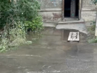 Волгоградцы почти месяц живут без горячей воды из-за потопа