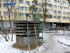Мэрия Волгограда пояснила, почему свернула работы по благоустройству дворов