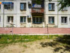 Пятилетняя девочка погибла после падения с третьего этажа в Волгоградской области
