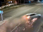 Огненный заезд Ford в ограждение в Волгограде попал на видео