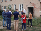 Жителям аварийных домов в Волгоградской области несколько месяцев начисляют плату за капремонт
