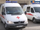 Renault задел бордюр и вылетел в кювет на трассе в Волгоградской области: две 15-летних девочки в больнице