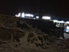 В Волгограде перед павильоном с названием CHISTO уже неделю лежит строительный мусор
