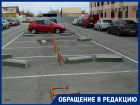 Бизнес по-волгоградски: парковку для инвалидов возле многоэтажки сделали платной