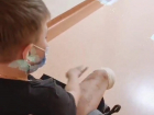 Не сошли синяки у 11-летнего волгоградца, потерявшего руку и ноги в аварии с автобусом 4,5 месяца назад