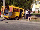 В центре Волгограда Opel врезался в маршрутку №57:7 пострадали, 4 в больнице