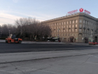 Жителей центра Волгограда разбудил грохот спецтехники возле «Интуриста»