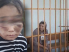 Прижигала утюгом и окунала в унитаз: мачеха-учительница получила 4 года за истязания падчерицы