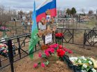 «Разве он заслужил?»: свалку устроили у могилы бойца СВО в Волгограде