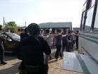 Мигрантов пустили строем по жаре под Волгоградом 